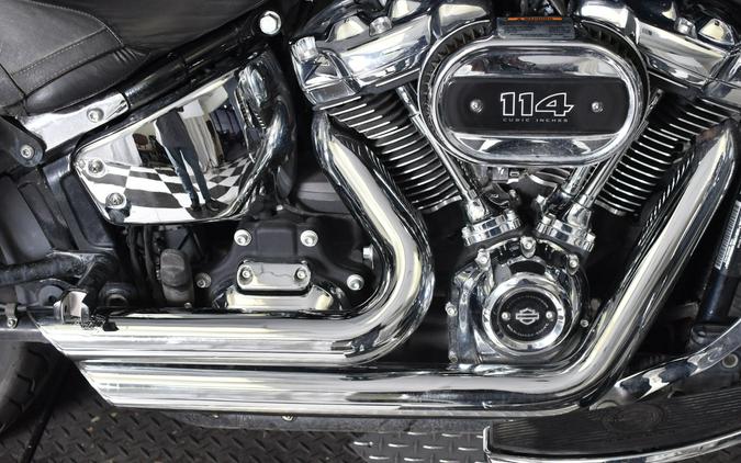 2022 Harley-Davidson Heritage Classic 114 Vivid Black (Black Finish w/Cast Wheels) FLHCS