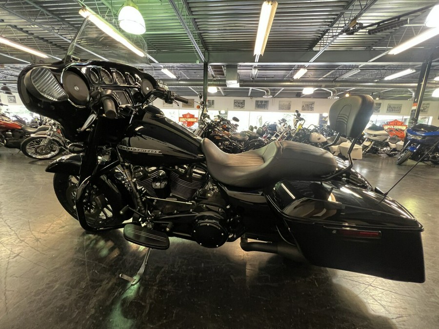 2018 Harley-Davidson Street Glide Special Vivid Black FLHXS