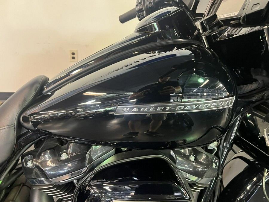 2018 Harley-Davidson Street Glide Special Vivid Black FLHXS