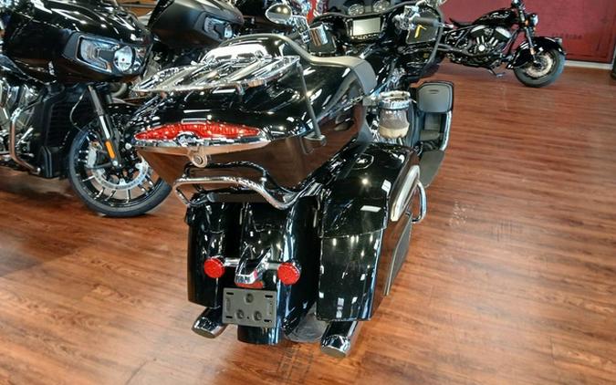2022 Indian Pursuit Limited Maroon Metallic/Crimson Metallic