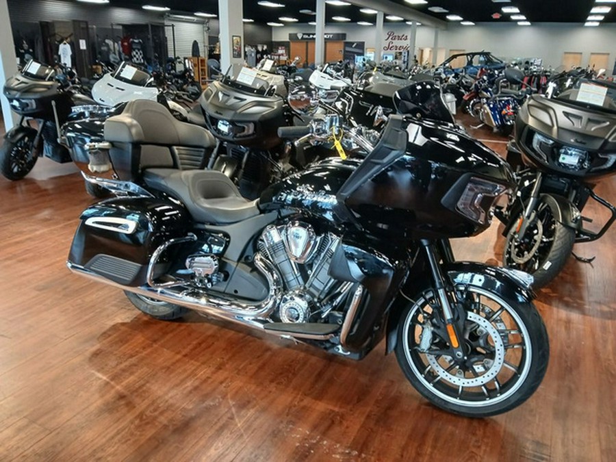 2022 Indian Pursuit Limited Maroon Metallic/Crimson Metallic