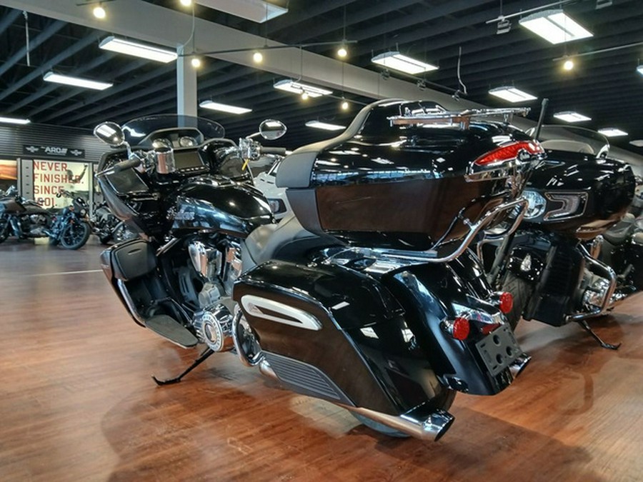 2022 Indian Pursuit Limited Maroon Metallic/Crimson Metallic