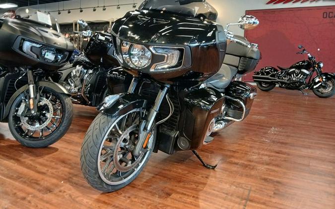 2022 Indian Pursuit Limited Maroon Metallic/Crimson Metallic