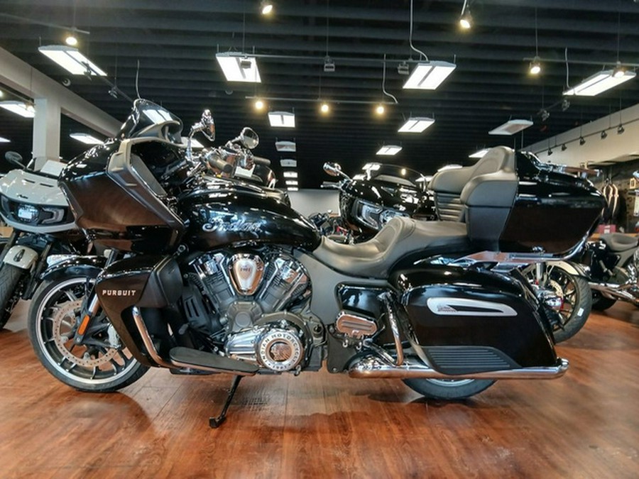 2022 Indian Pursuit Limited Maroon Metallic/Crimson Metallic