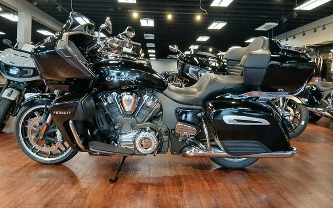 2022 Indian Pursuit Limited Maroon Metallic/Crimson Metallic