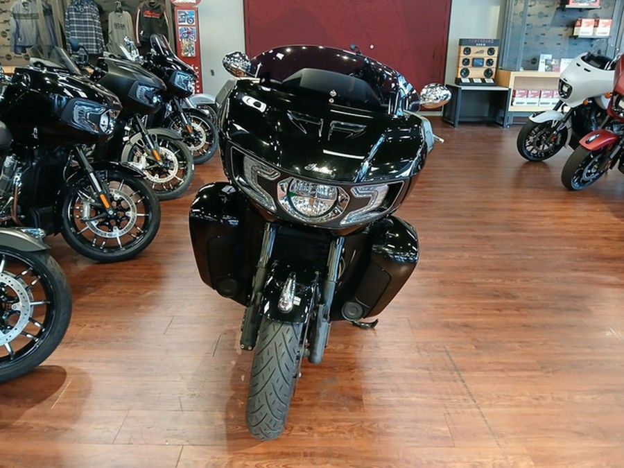 2022 Indian Pursuit Limited Maroon Metallic/Crimson Metallic