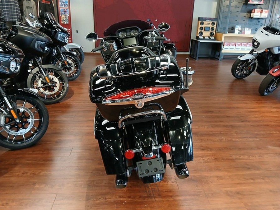2022 Indian Pursuit Limited Maroon Metallic/Crimson Metallic
