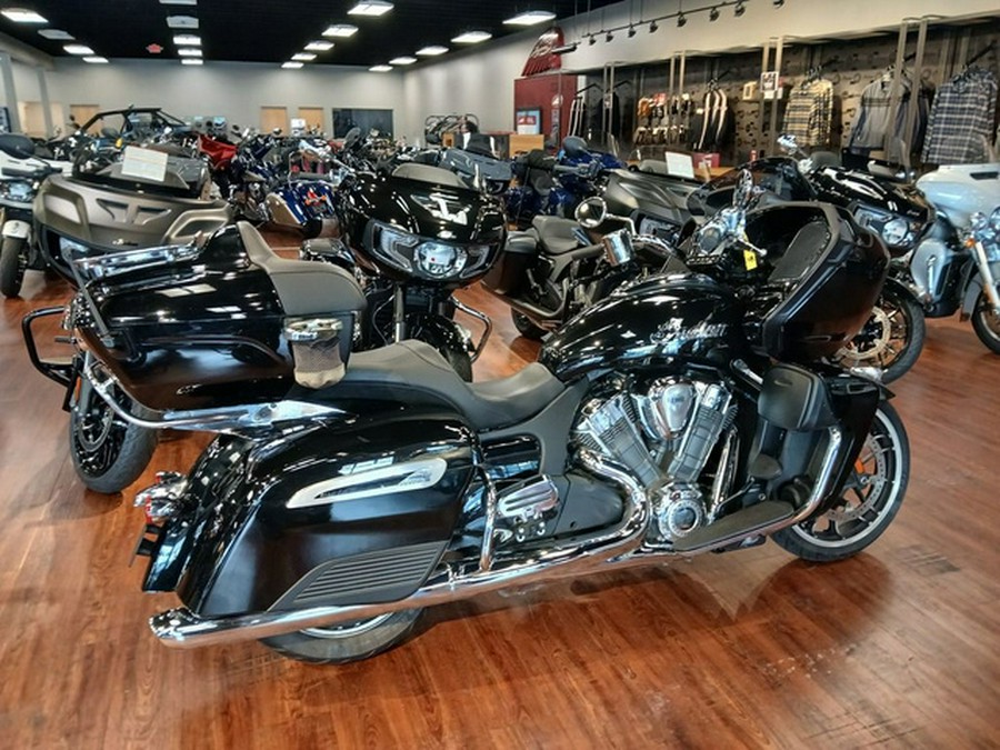 2022 Indian Pursuit Limited Maroon Metallic/Crimson Metallic