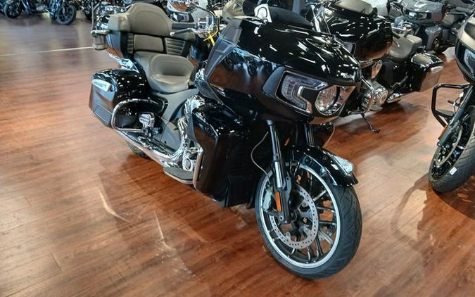 2022 Indian Pursuit Limited Maroon Metallic/Crimson Metallic