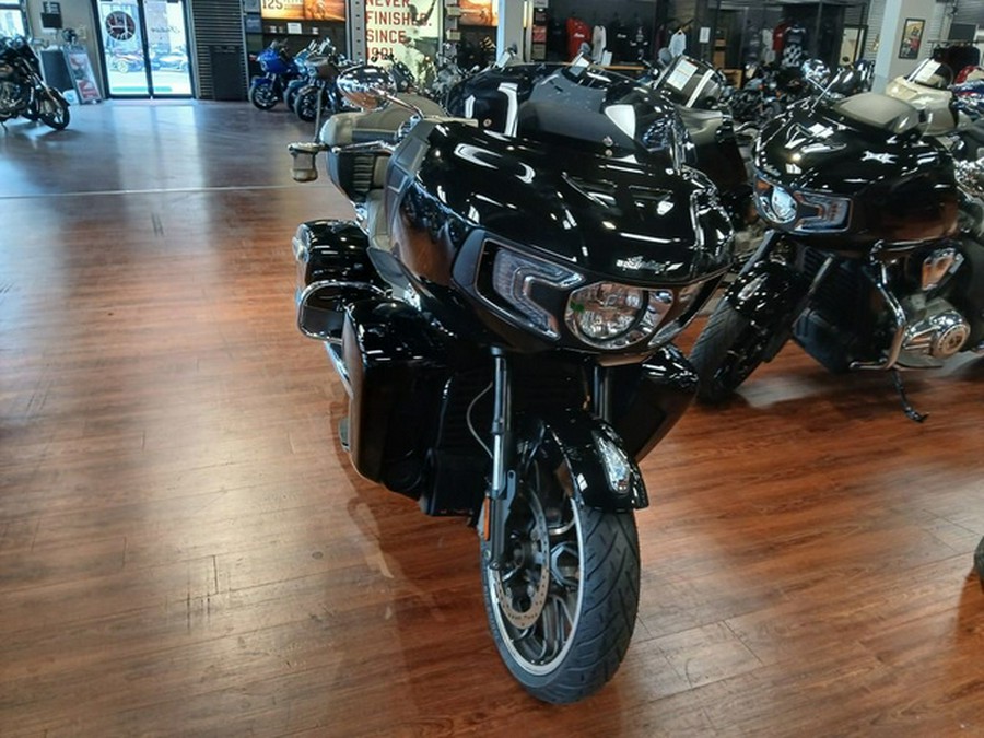 2022 Indian Pursuit Limited Maroon Metallic/Crimson Metallic