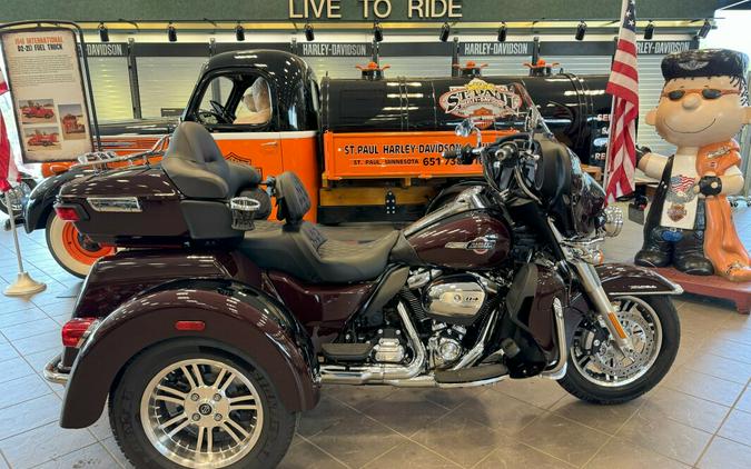 2022 Harley-Davidson Tri-Glide Ultra FLHTCUTG