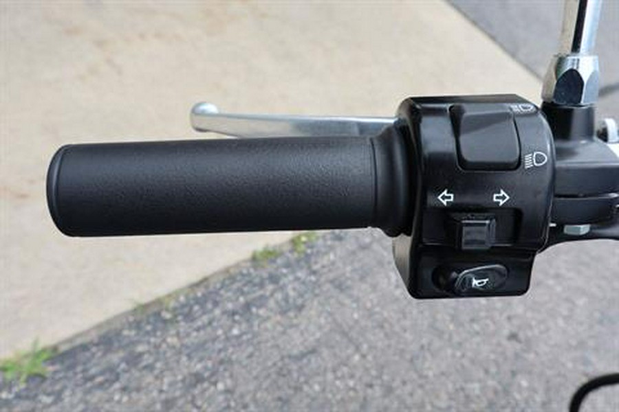 2011 Kawasaki Vulcan® 900 Classic SE