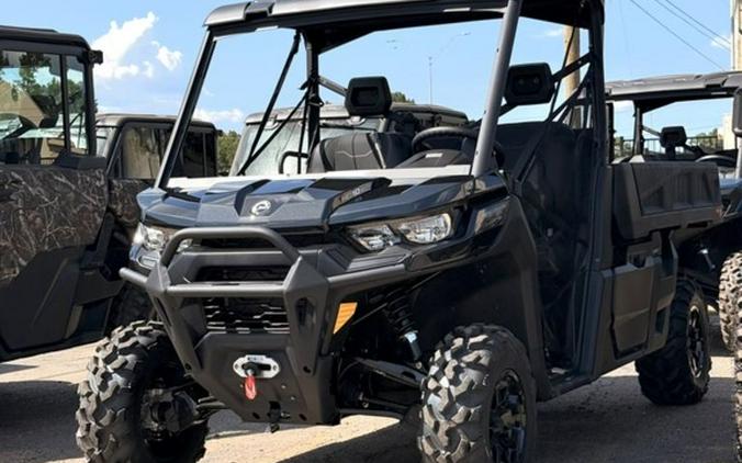 2026 Can-Am® Defender PRO DPS HD10