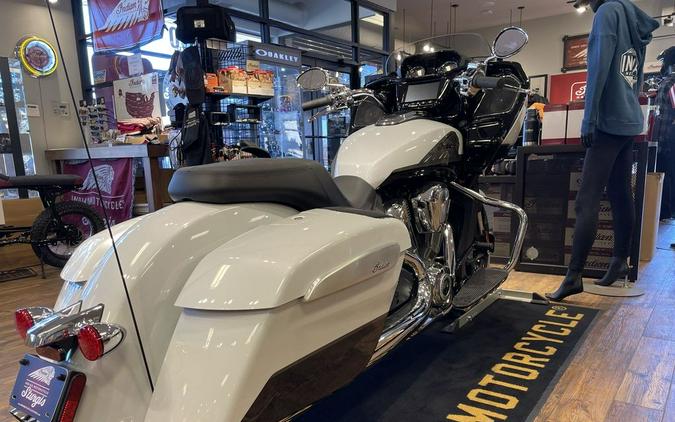 2024 Indian Motorcycle® Challenger® Limited with PowerBand Audio Package Ghost White Metallic