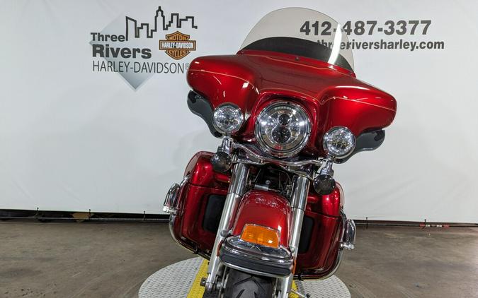 2012 Harley-Davidson Ultra Classic Electra Glide® Ember Red Sunglo