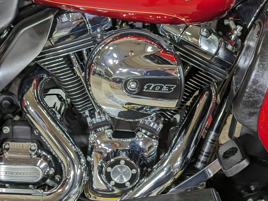 2012 Harley-Davidson Ultra Classic Electra Glide® Ember Red Sunglo