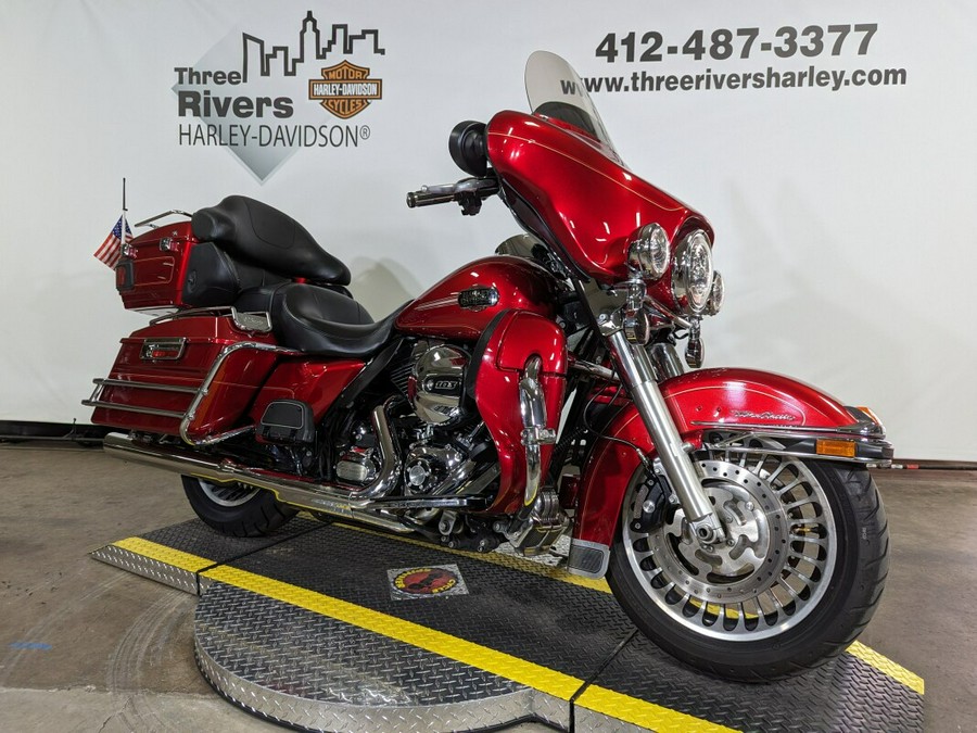 2012 Harley-Davidson Ultra Classic Electra Glide® Ember Red Sunglo