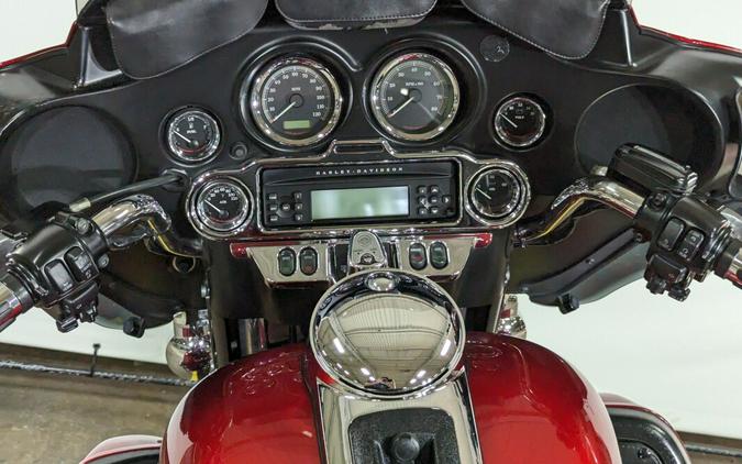 2012 Harley-Davidson Ultra Classic Electra Glide® Ember Red Sunglo