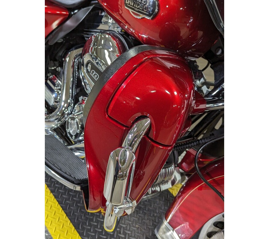 2012 Harley-Davidson Ultra Classic Electra Glide® Ember Red Sunglo