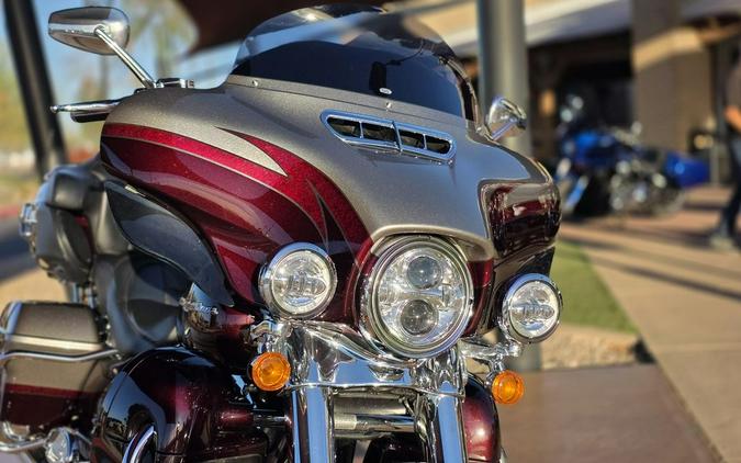 2015 Harley-Davidson® FLHTKSE - CVO™ Limited