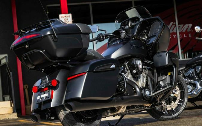 2026 Indian Pursuit Dark Horse 112 W/ Powerband Audio Black