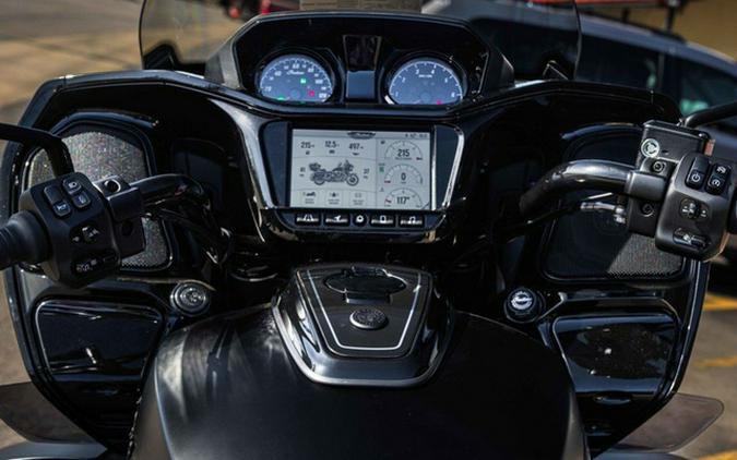 2026 Indian Pursuit Dark Horse 112 W/ Powerband Audio Black