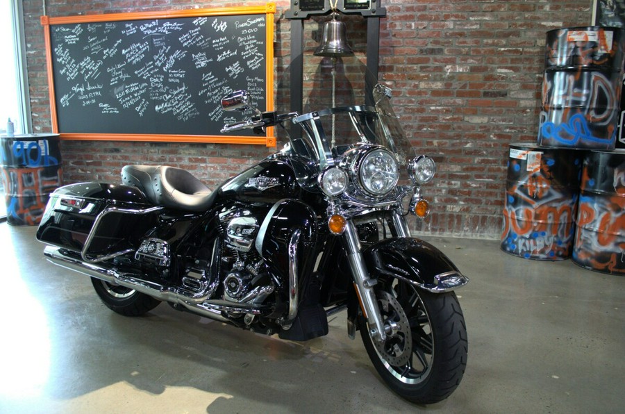 2017 Harley-Davidson Road King Vivid Black