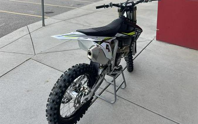 2025 Triumph TF 450-RC Edition