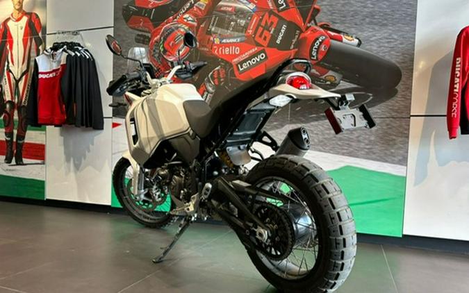 2023 Ducati DesertX Star White Silk