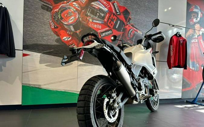 2023 Ducati DesertX Star White Silk