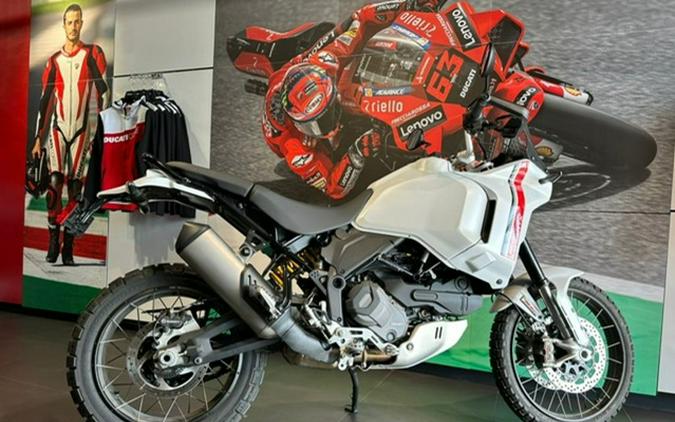 2023 Ducati DesertX Star White Silk