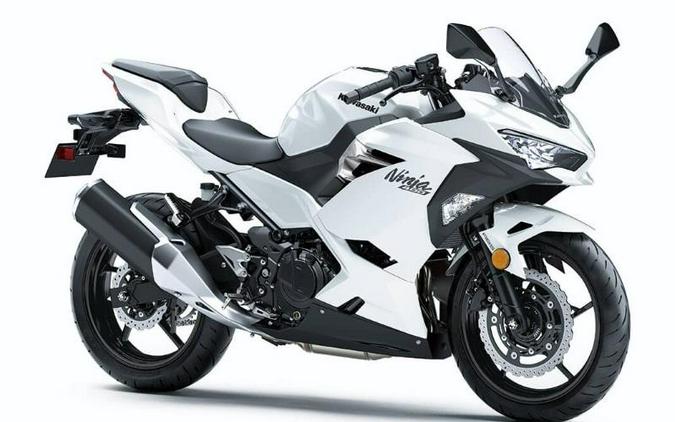 2020 Kawasaki Ninja® 400 Pearl Blizzard White