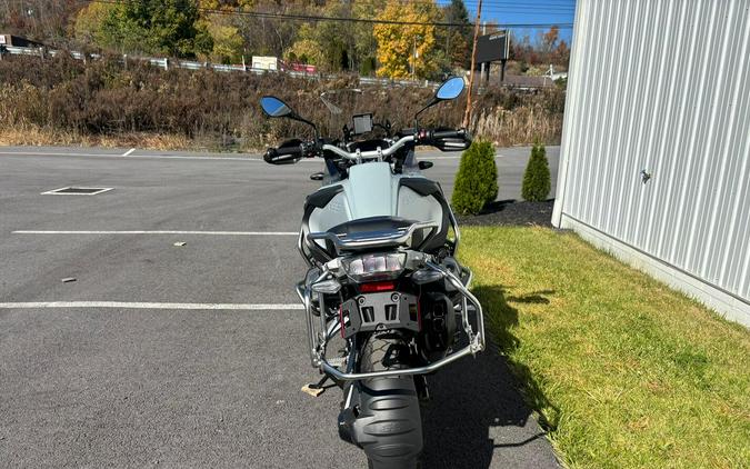 2022 BMW R