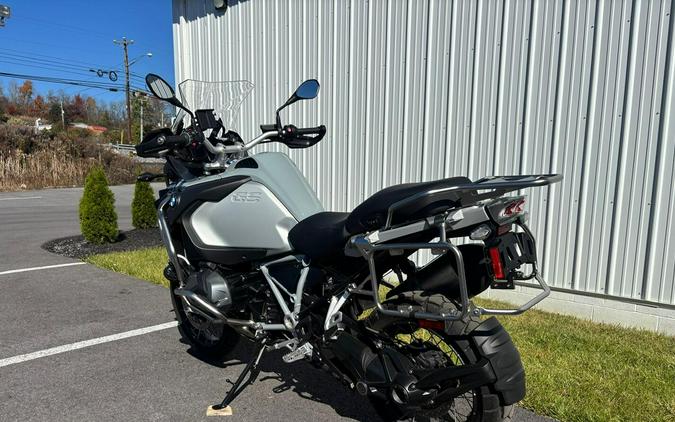 2022 BMW R