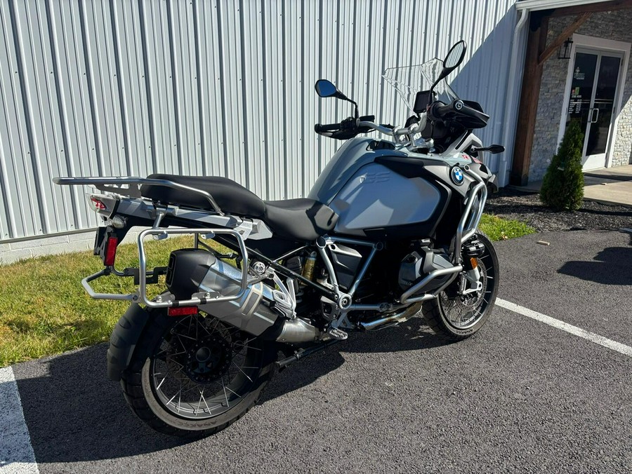 2022 BMW R