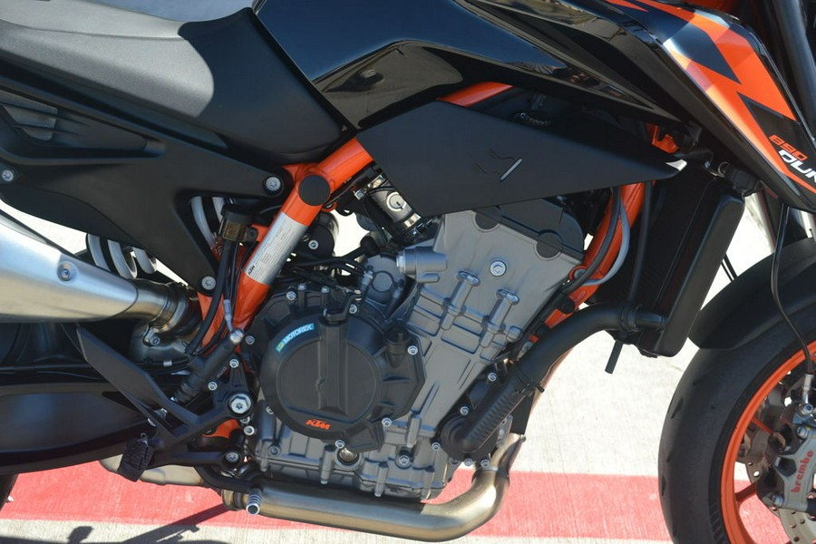 2022 KTM 890 Duke R