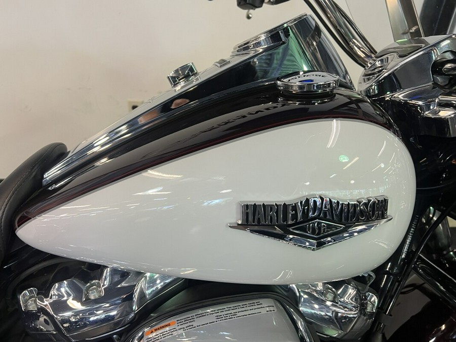 2021 Harley-Davidson Road King Midnight Crimson/StoneWashed White Pearl FLHR