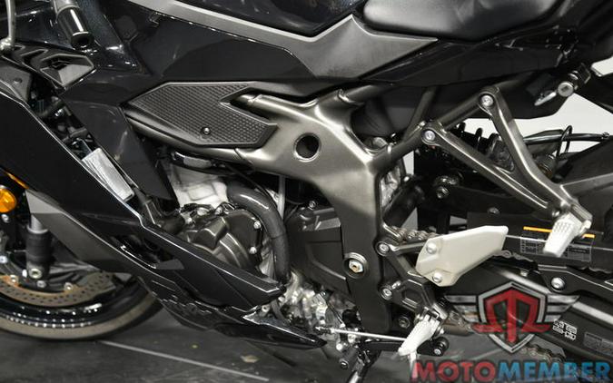 2025 Kawasaki NINJA® ZX™-4R ABS