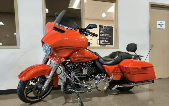 2017 Harley-Davidson® Street Glide® Special Custom Colour Laguna Orange
