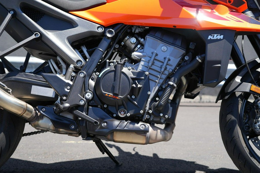 2024 KTM 990 Duke