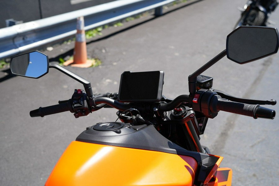 2024 KTM 990 Duke