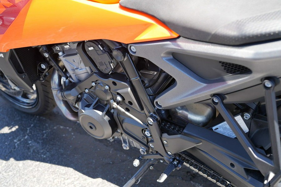 2024 KTM 990 Duke