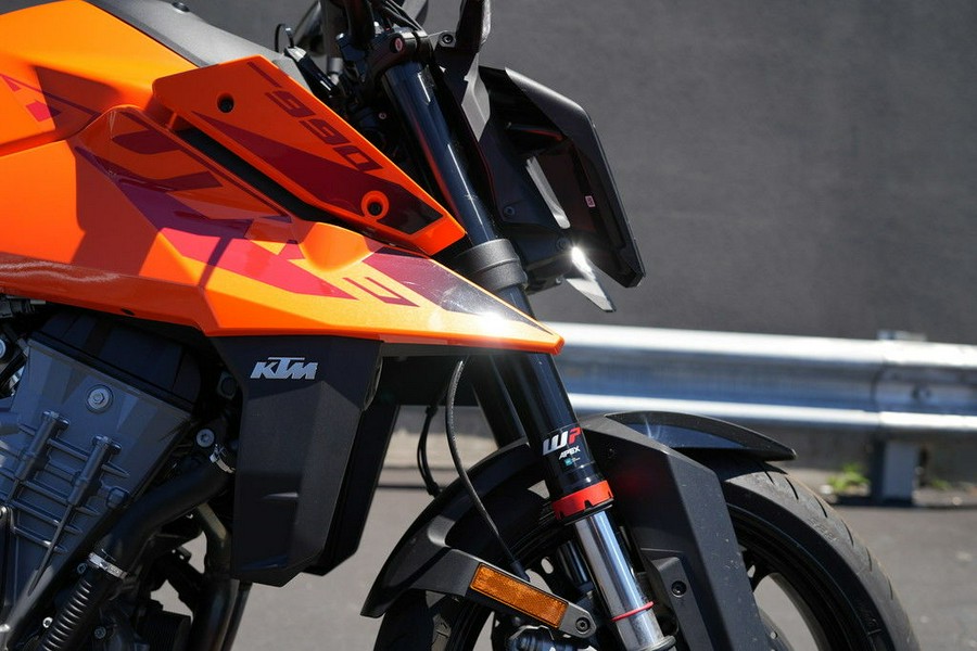 2024 KTM 990 Duke