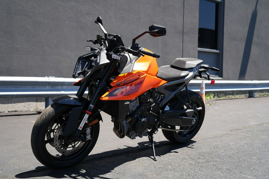 2024 KTM 990 Duke