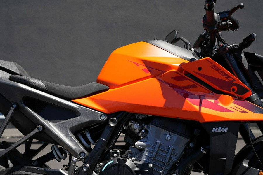 2024 KTM 990 Duke