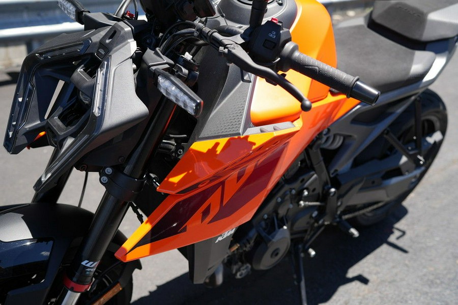 2024 KTM 990 Duke