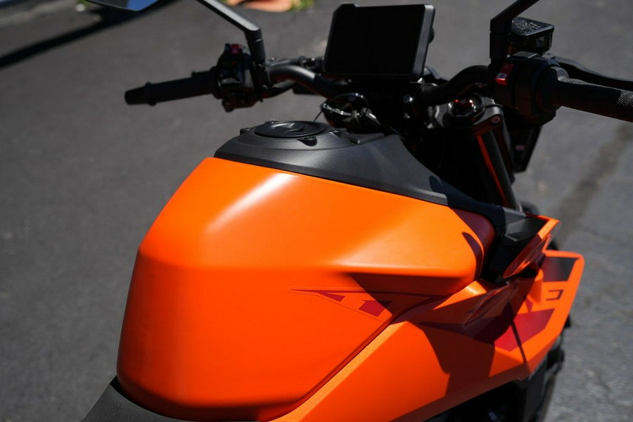 2024 KTM 990 Duke