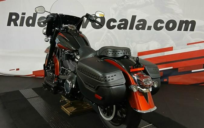 2025 Harley-Davidson Softail FLHC - Heritage Classic