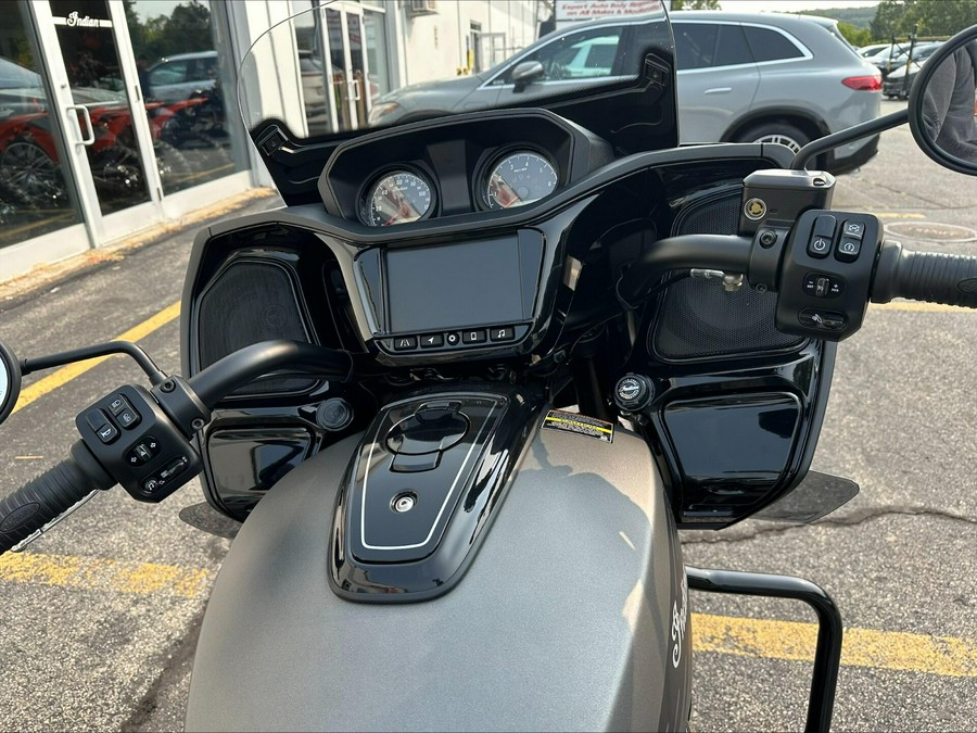 2023 Indian Motorcycle Challenger Dark Horse