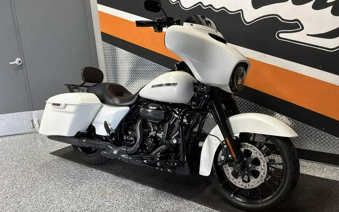 2018 Harley-Davidson® FLHXS - Street Glide® Special